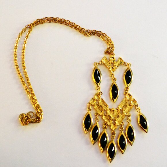 Necklace Gold Tone Geometric Owl Design 11 Inches Long - Picture 3 of 4